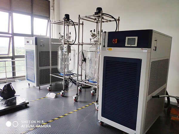 玻璃反應釜能耐多少度的高溫?